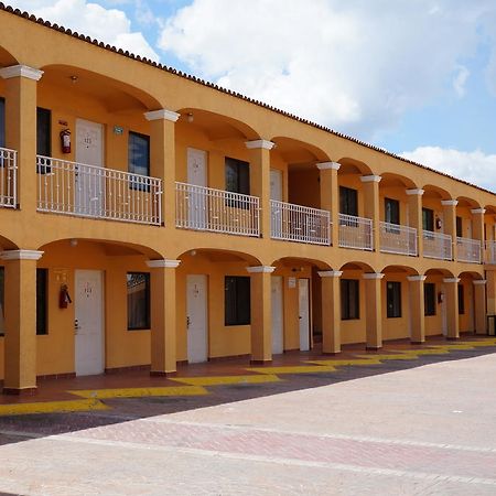 Maria Luisa Inn & Suites Juarez  Ngoại thất bức ảnh