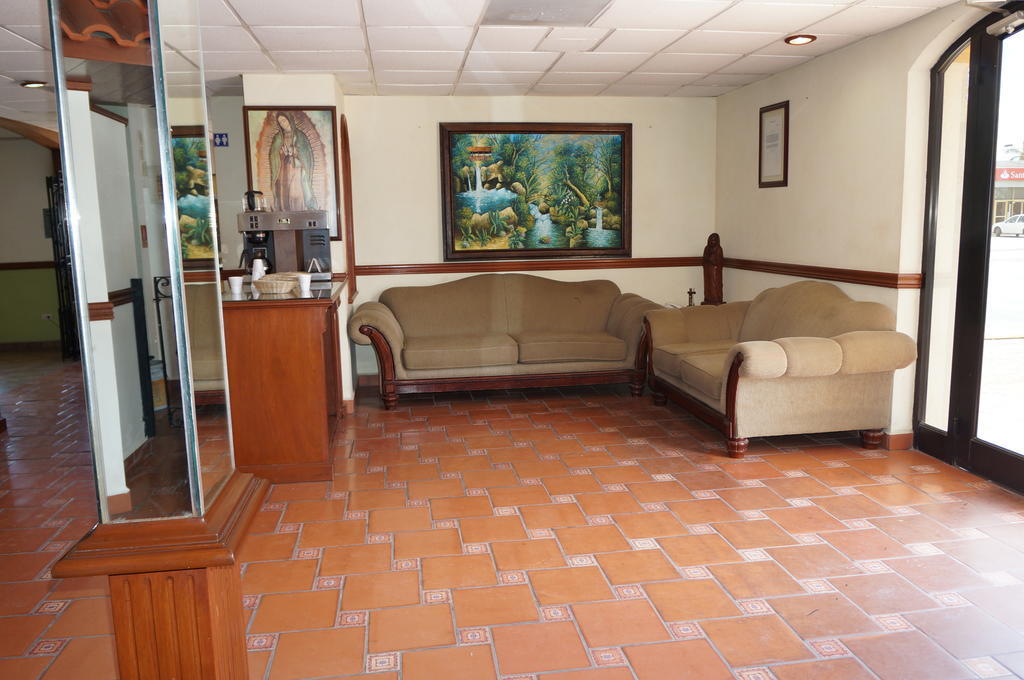 Maria Luisa Inn & Suites Juarez  Phòng bức ảnh