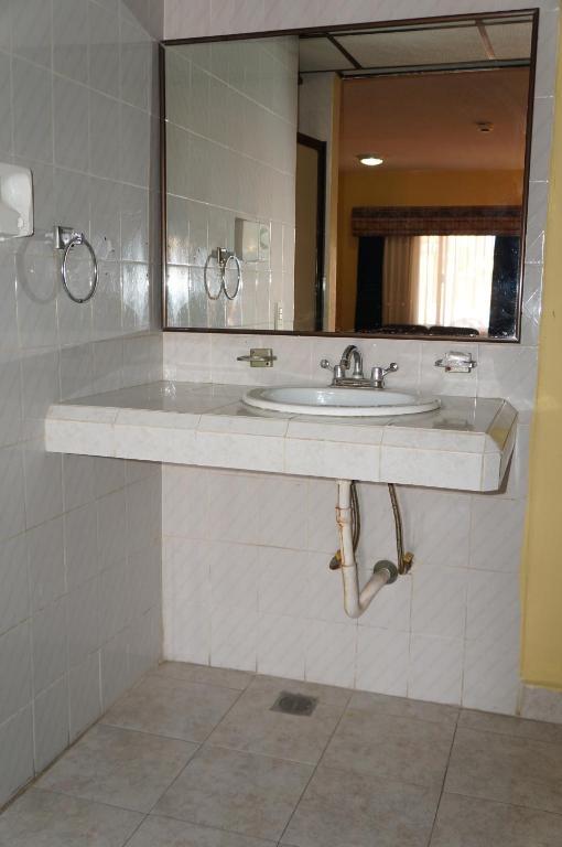 Maria Luisa Inn & Suites Juarez  Ngoại thất bức ảnh